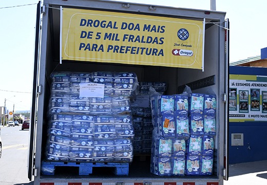 Rede Drogal inaugura 1ª unidade em Itaí e doa 5 mil fraldas geriátricas  para Prefeitura, Farol Notícias